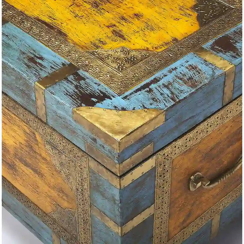 Table basse coffre de rangement avec incrustation en laiton peinte à la main