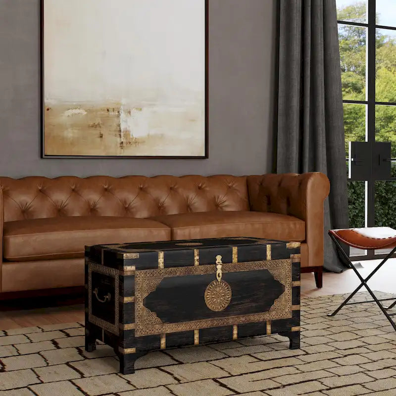 Table basse coffre de rangement avec incrustation en laiton peinte à la main