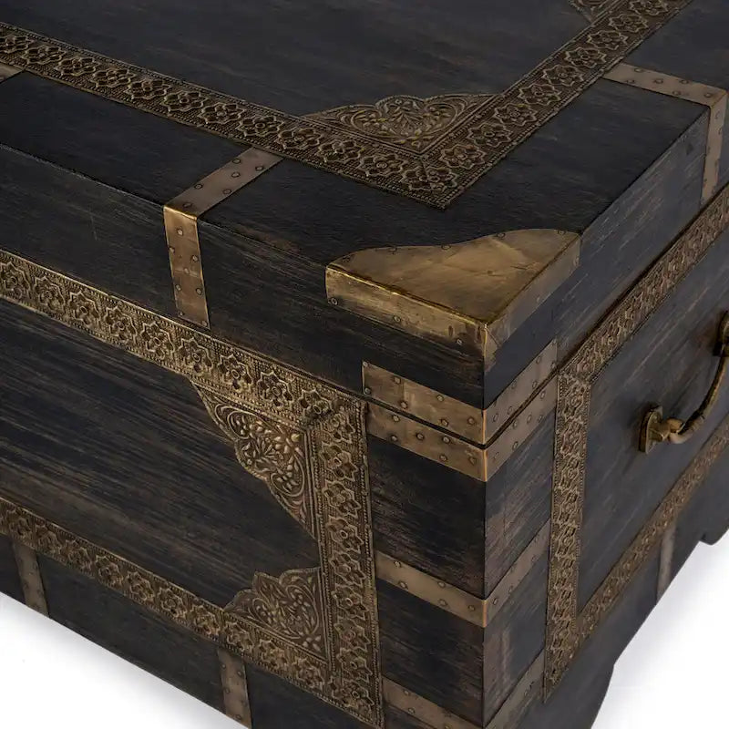 Table basse coffre de rangement avec incrustation en laiton peinte à la main