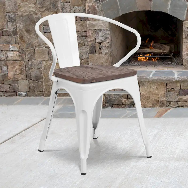 Chaise de bistrot empilable en métal avec assise et accoudoirs en bois d'orme