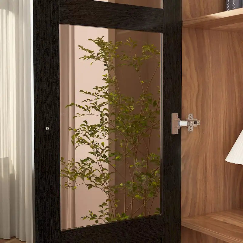 Credenza buffet con ante in vetro acrilico e gambe in metallo