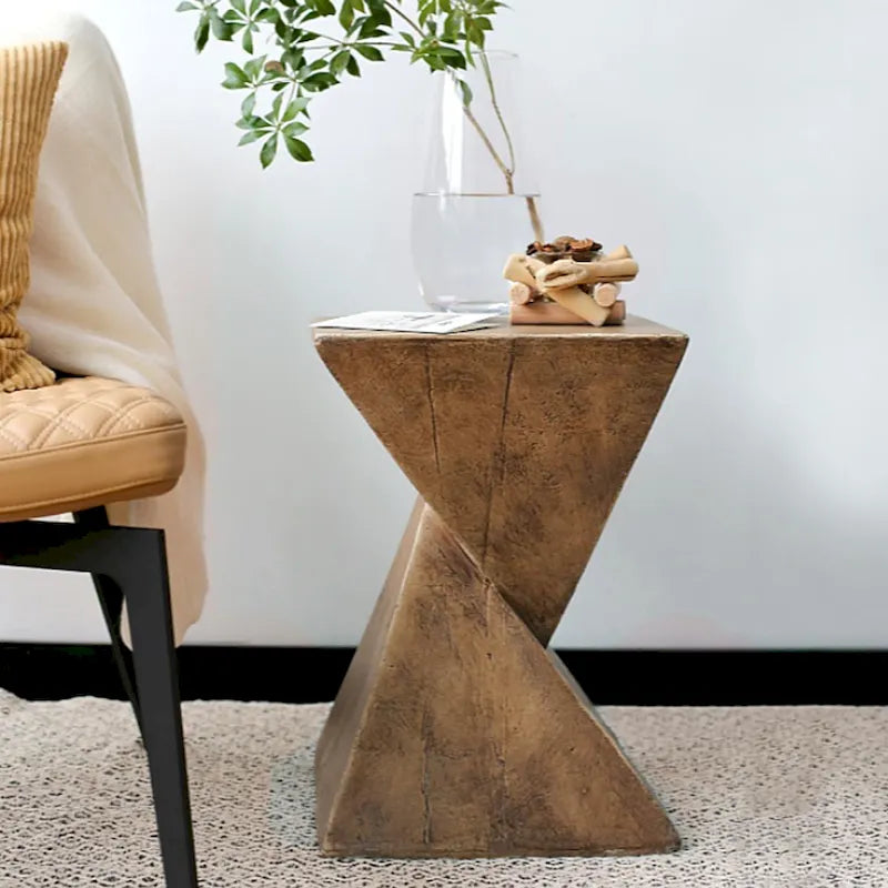 Tavolino laterale decorativo geometrico in cemento leggero