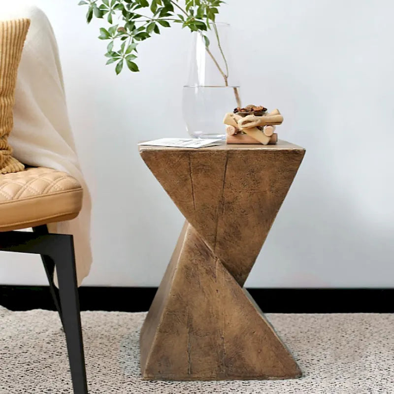 Tavolino laterale decorativo geometrico in cemento leggero