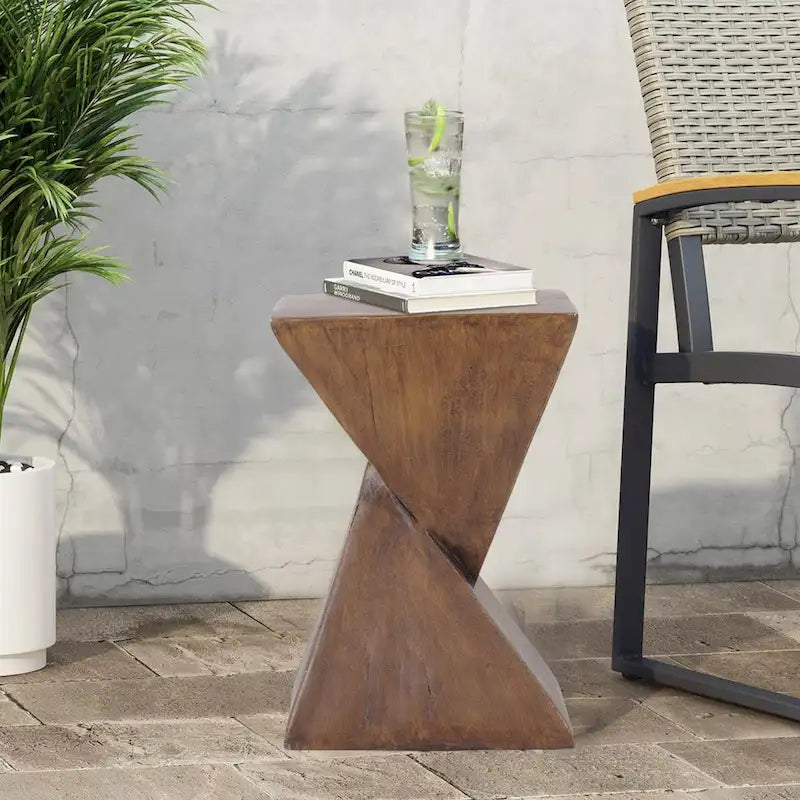 Tavolino laterale decorativo geometrico in cemento leggero