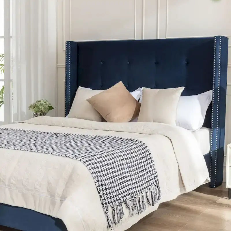 Letto Queen/King imbottito con testiera alta 54" (non richiede rete a doghe)