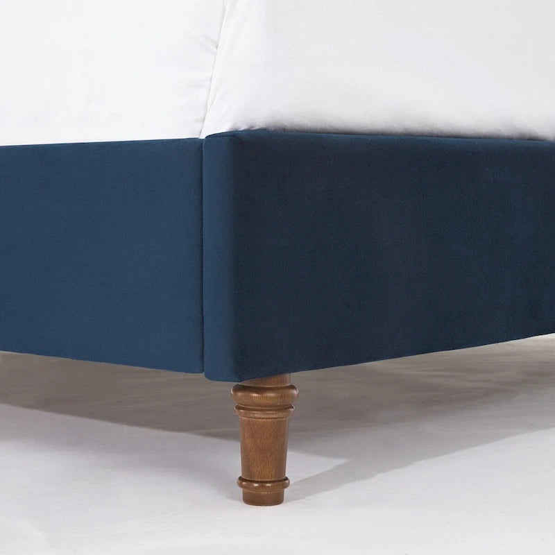 Letto Queen/King imbottito con testiera alta 54" (non richiede rete a doghe)