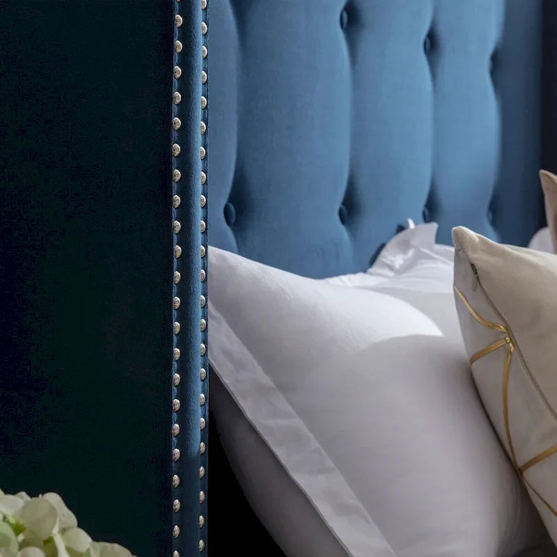 Letto Queen/King imbottito con testiera alta 54" (non richiede rete a doghe)