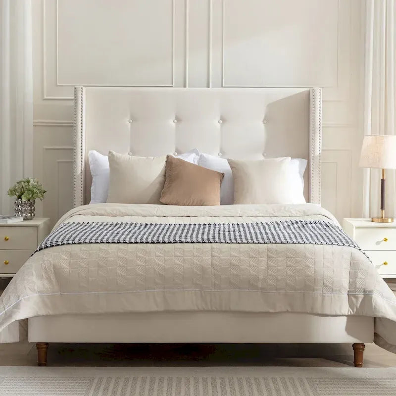 Letto Queen/King imbottito con testiera alta 54" (non richiede rete a doghe)