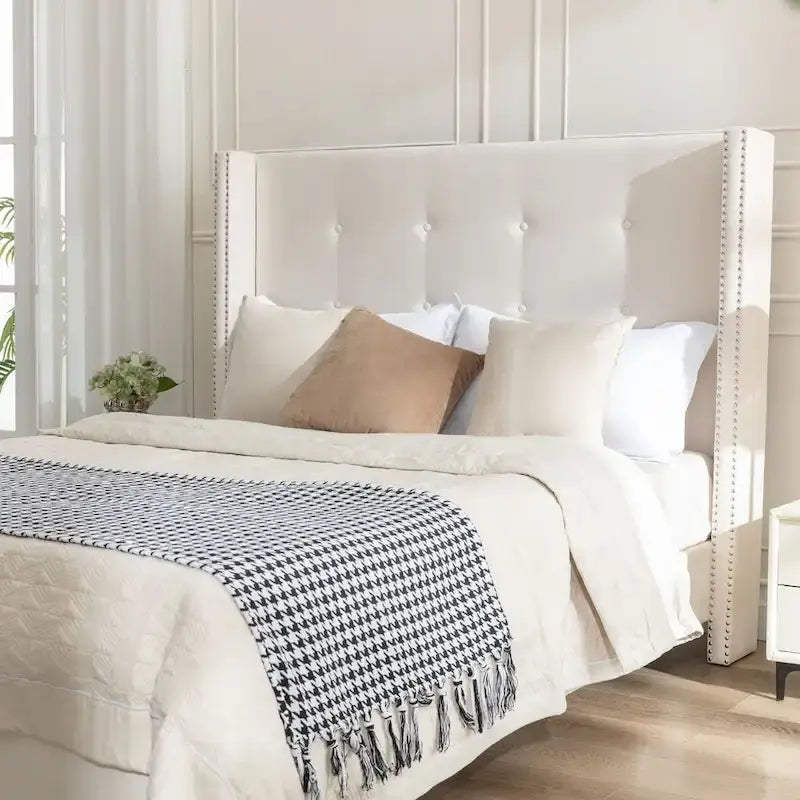 Letto Queen/King imbottito con testiera alta 54" (non richiede rete a doghe)
