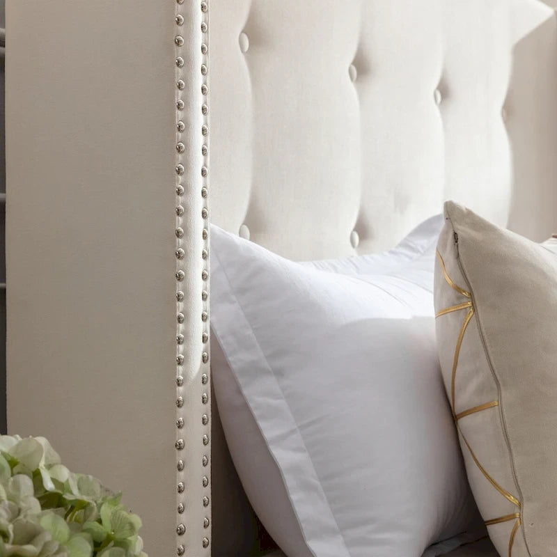 Letto Queen/King imbottito con testiera alta 54" (non richiede rete a doghe)