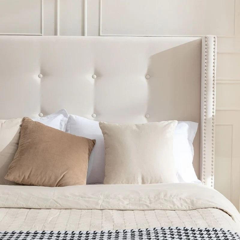 Letto Queen/King imbottito con testiera alta 54" (non richiede rete a doghe)